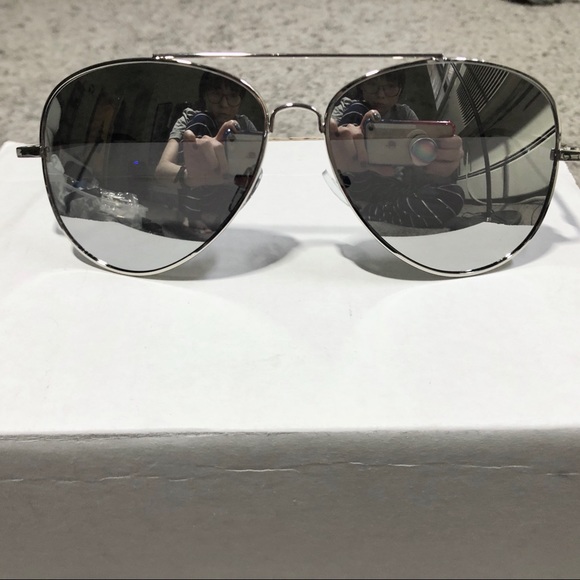 🆕 Oversized Silver Aviator Mirrored Sungla… - Picture 4 of 5